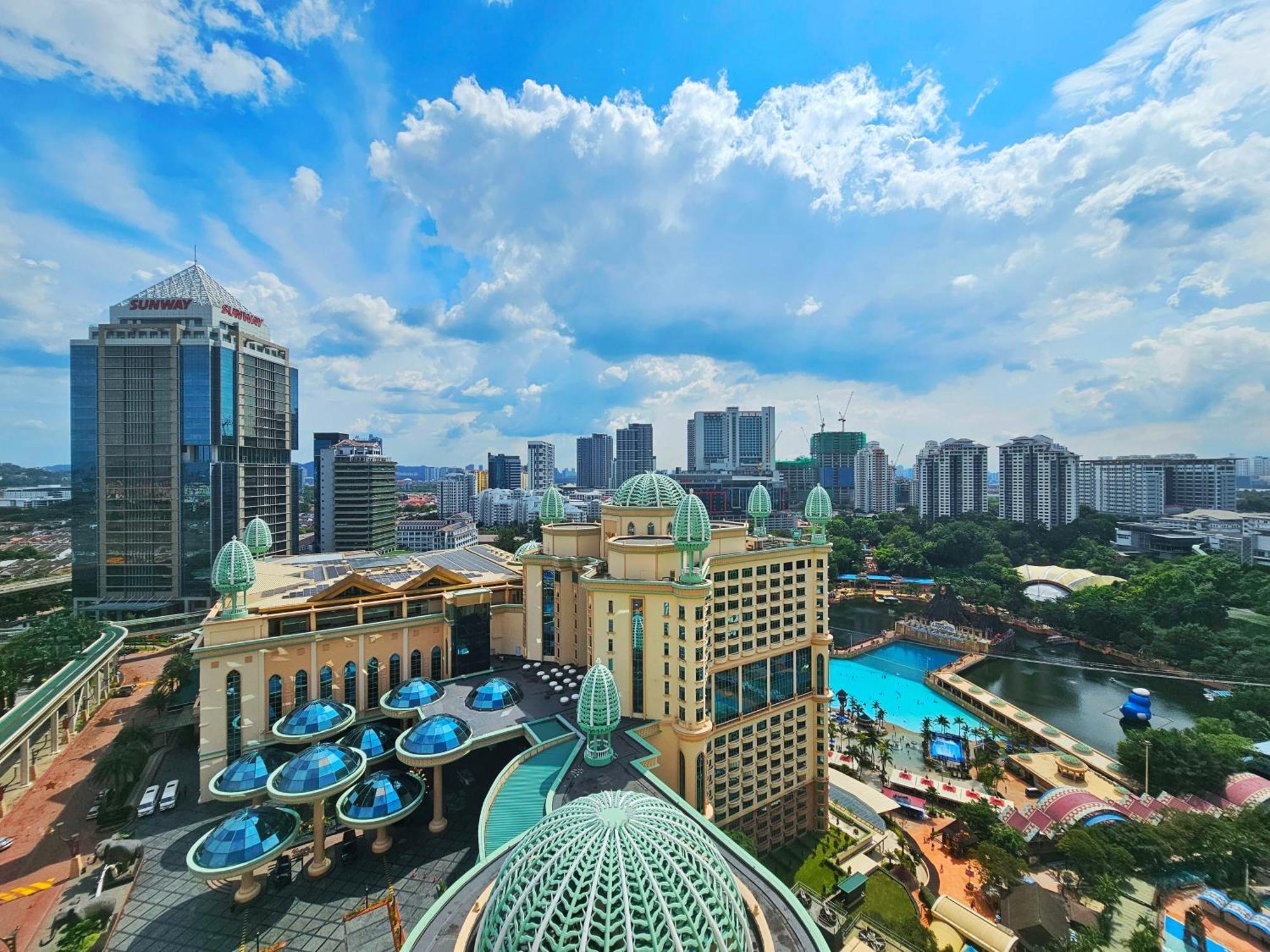 #12 New Sunway Resort Family Suite Lagoon View Petaling Jaya Buitenkant foto